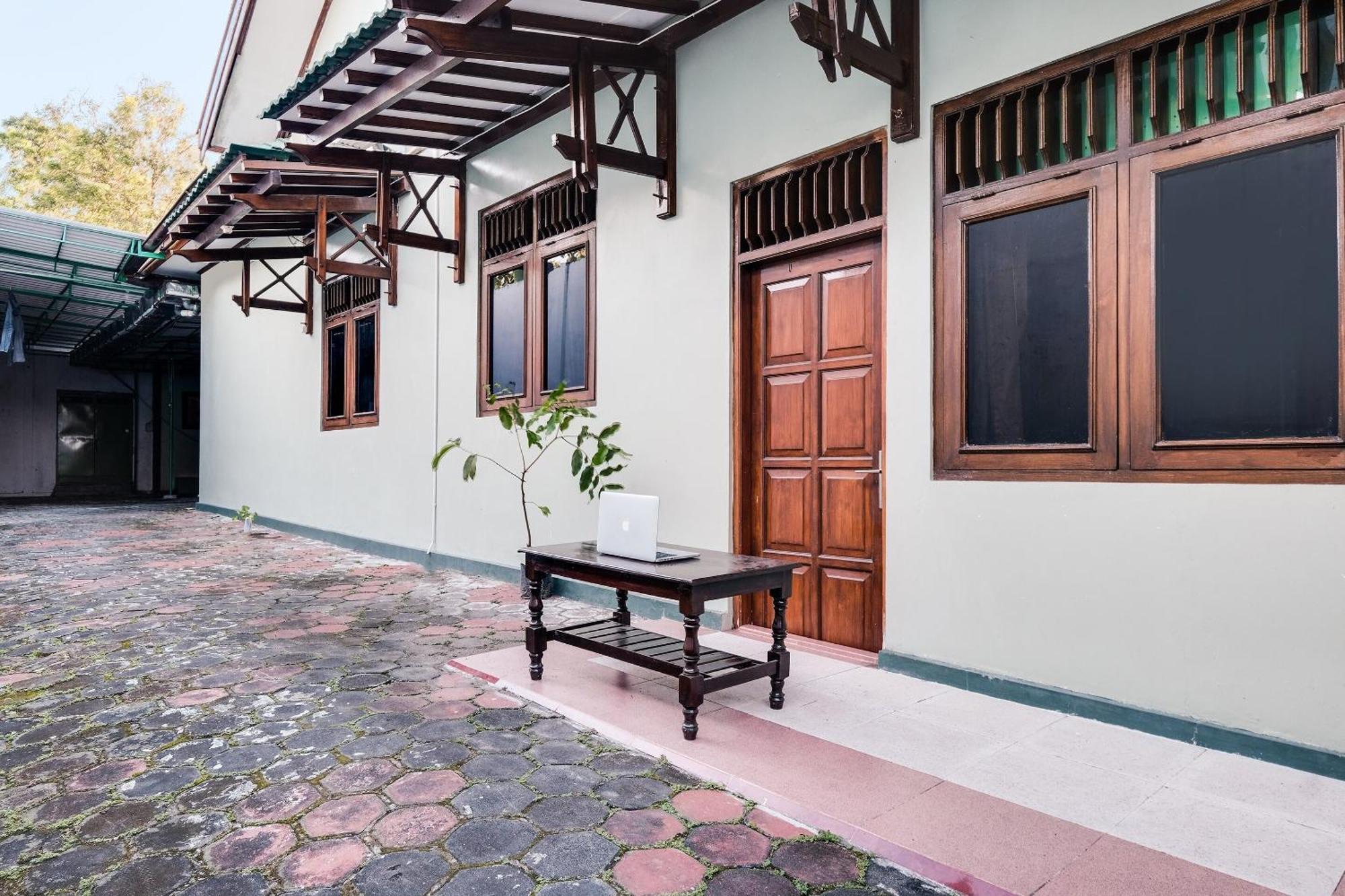Spot On 92068 Pudja Kesuma Syariah Hotel